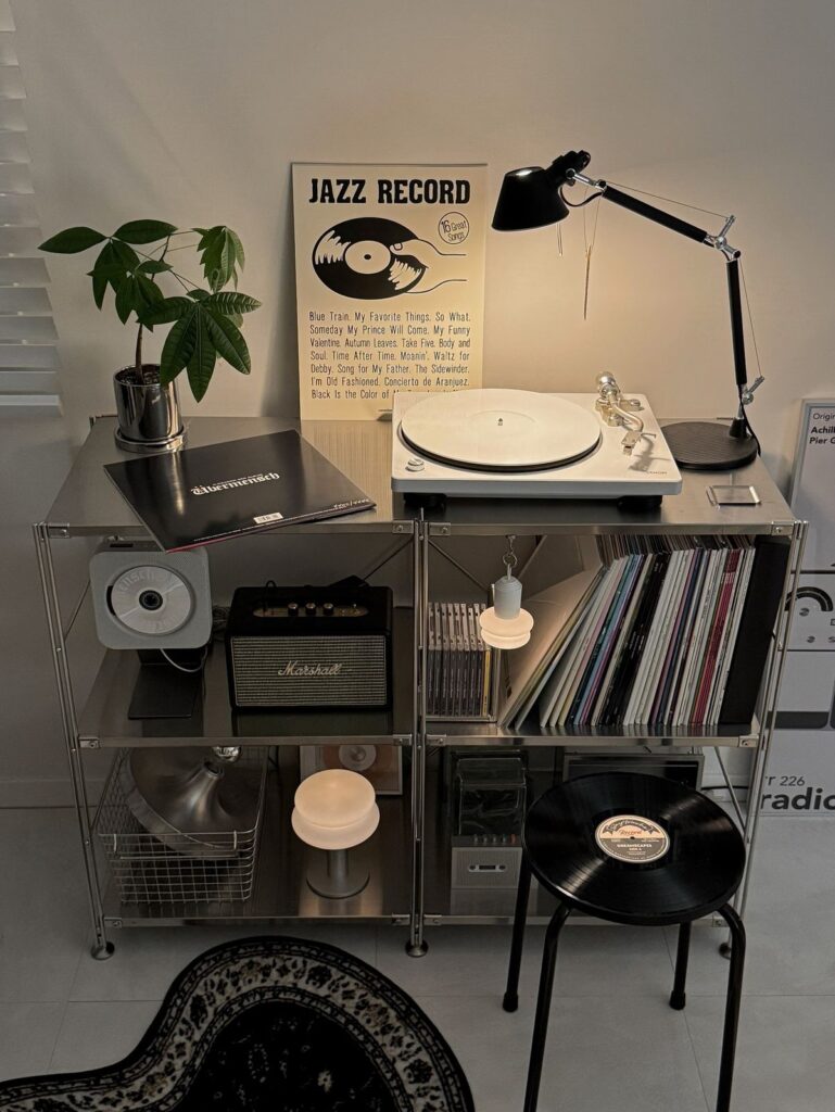 Lee más sobre el artículo Selectors y Vinyl DJs: el arte de contar historias con música